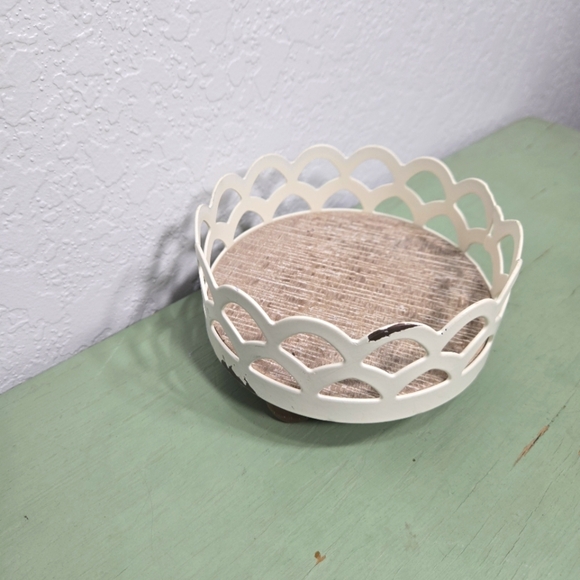 White Scalloped Footed Candle Stand Riser Metal Wood - Picture 1 of 4